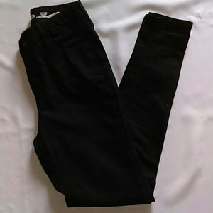 Secret slim pockets high rise